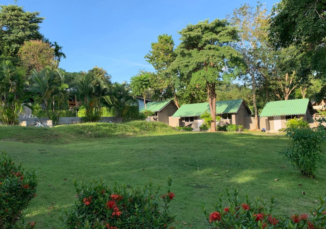 Siam Flora Resort Koh Lanta Bagian luar foto