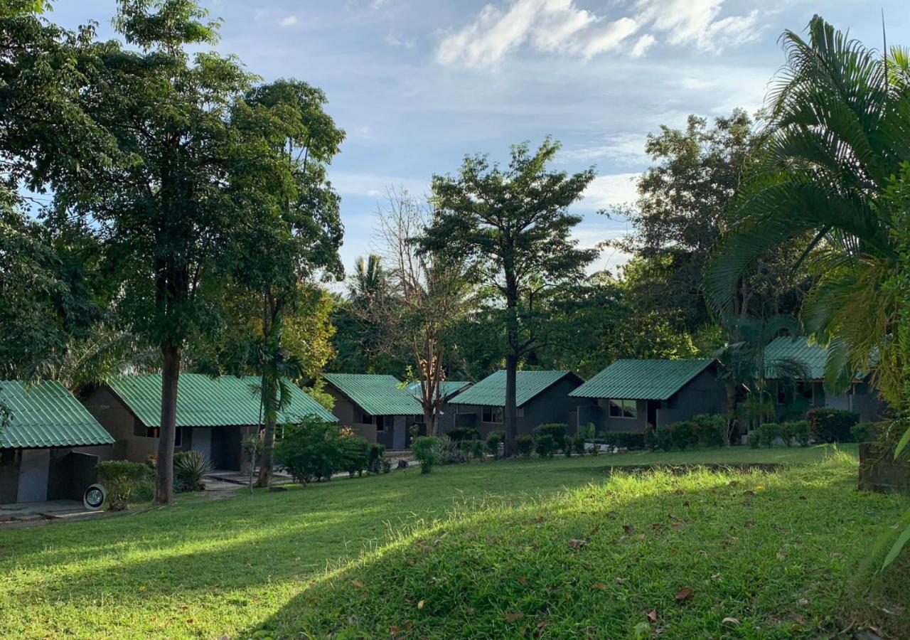 Siam Flora Resort Koh Lanta Bagian luar foto