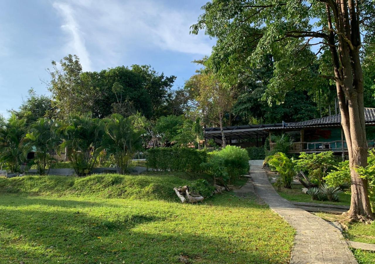 Siam Flora Resort Koh Lanta Bagian luar foto